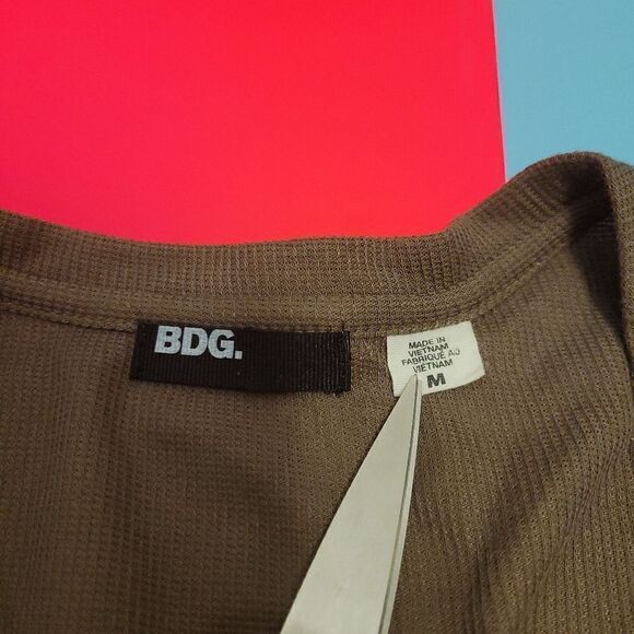 2/$20 Vintage BDG vneck sweater top long sleeve - Picture 5 of 5